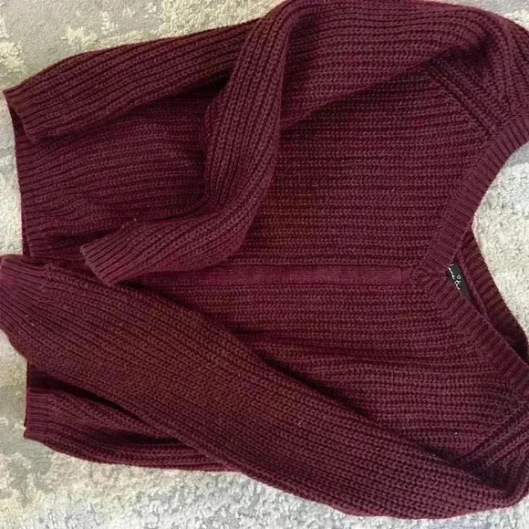 Love Tree Large Burgundy Sweater. Cropped and Casual. Charming. - Picture 3 of 4